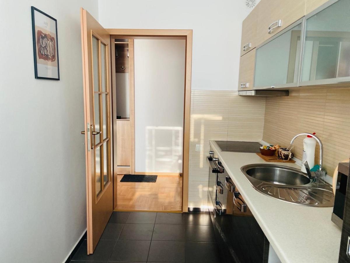 My Place Priştine Dış mekan fotoğraf