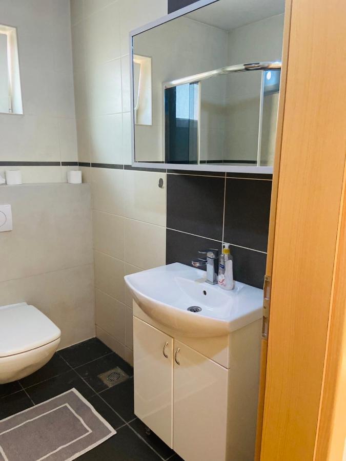 My Place Priştine Dış mekan fotoğraf
