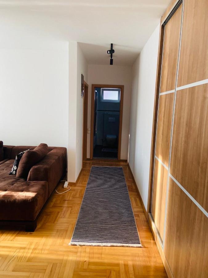 My Place Priştine Dış mekan fotoğraf